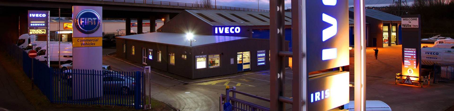 Illuminated IVECO and FIAT Dealership